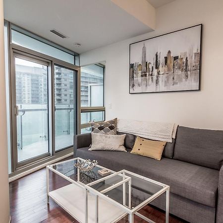 Aoc Suites - Two Bedroom Condo - City/Cn Tower View Торонто Екстер'єр фото