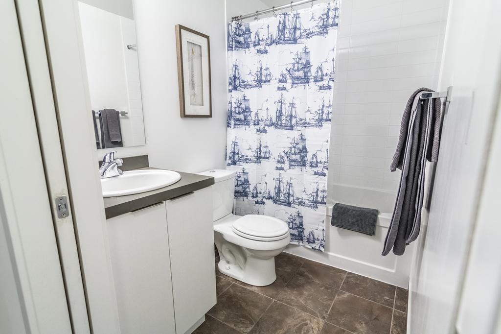 Aoc Suites - Two Bedroom Condo - City/Cn Tower View Торонто Екстер'єр фото