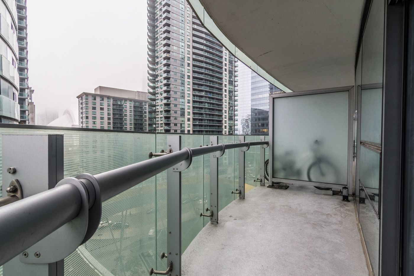 Aoc Suites - Two Bedroom Condo - City/Cn Tower View Торонто Екстер'єр фото